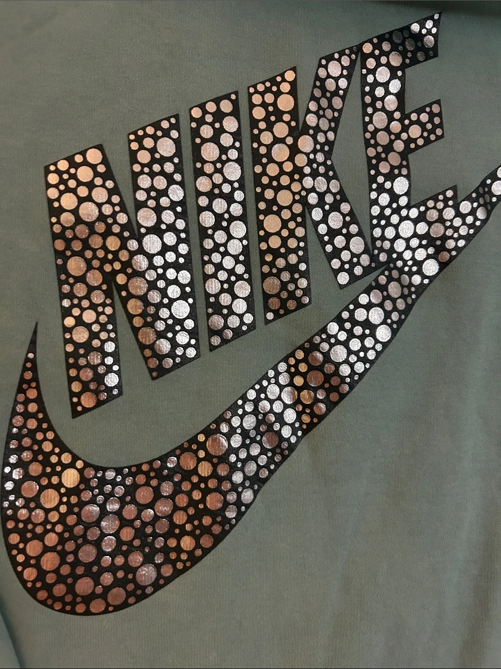 Woman’s Small Long-Sleeve Nike Tee in Mint Green
